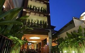 Anoma Boutique House